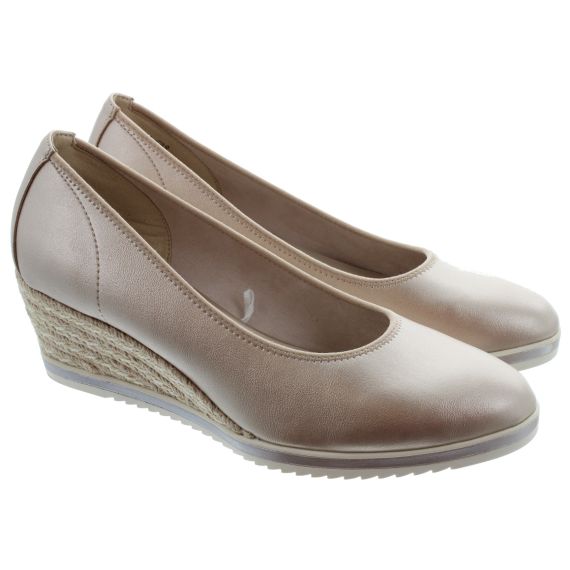 TAMARIS Ladies 22305 Wedge Shoes In Light Gold